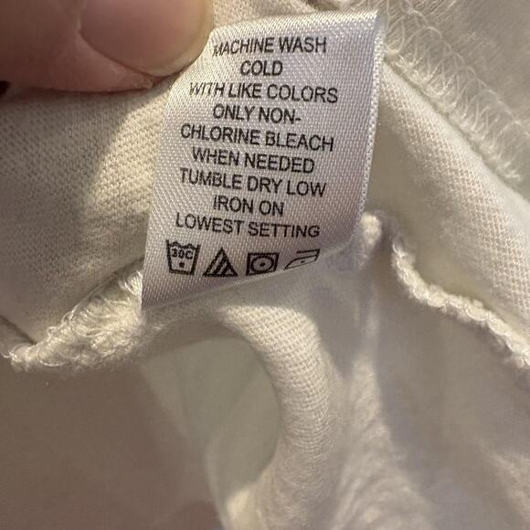 Lot of 2 Pac Cares Shirts Small White Yin Yang Just Chill Floral Graphic Tees - Picture 11 of 16